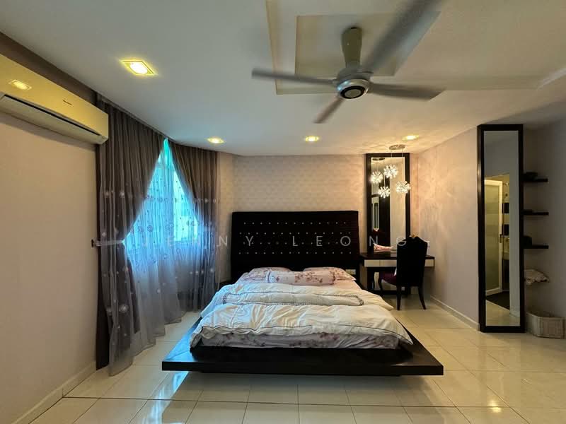 Pangsapuri untuk Dijual di The Bayu - Jenny Leong - Bedroom - PropertyGuru.com.my