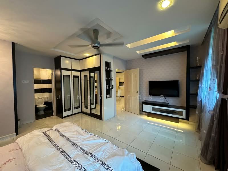 Pangsapuri untuk Dijual di The Bayu - Jenny Leong - Bedroom - PropertyGuru.com.my