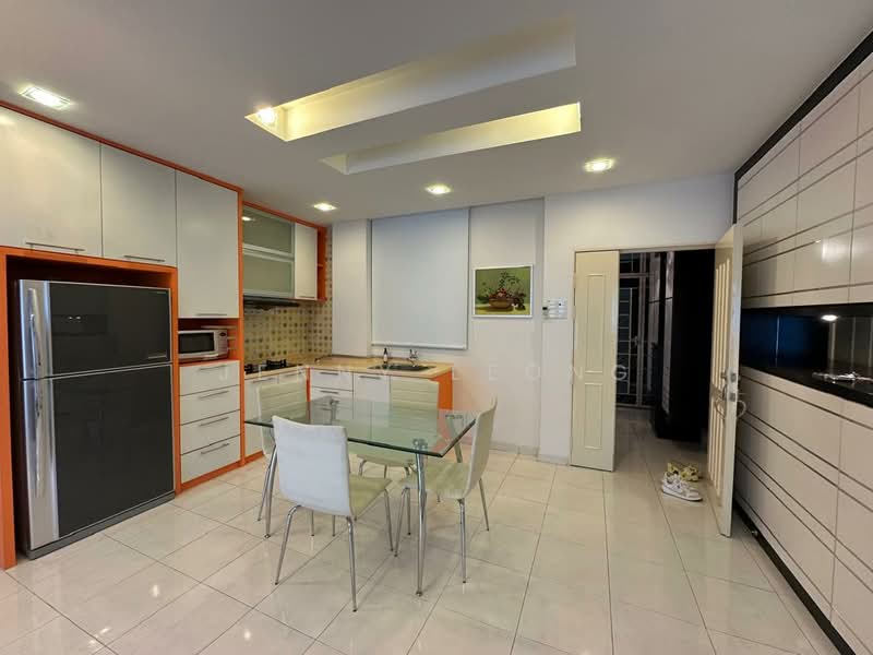 Pangsapuri untuk Dijual di The Bayu - Jenny Leong - Kitchen - PropertyGuru.com.my