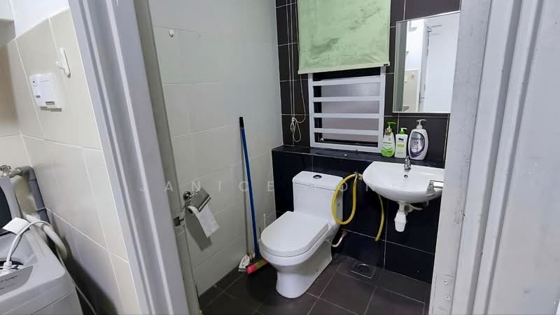 Pangsapuri untuk Dijual di Austin Regency (Pangsapuri Austin Perdana) - Janice Yong - Bathroom - PropertyGuru.com.my