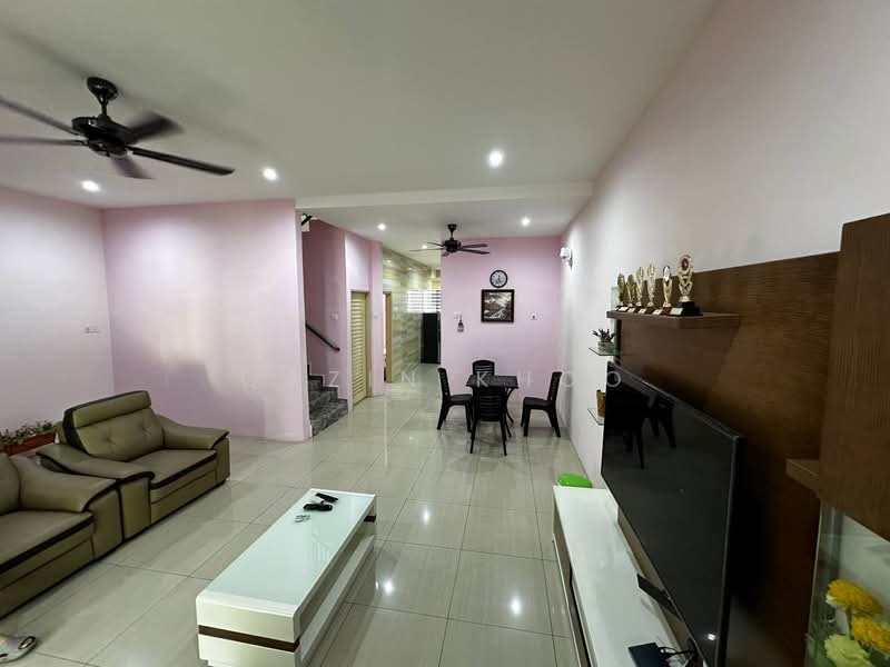 2-storey Terraced House for Rent in Tambun (Perak) - Qazin Khoo - Living Room - PropertyGuru.com.my
