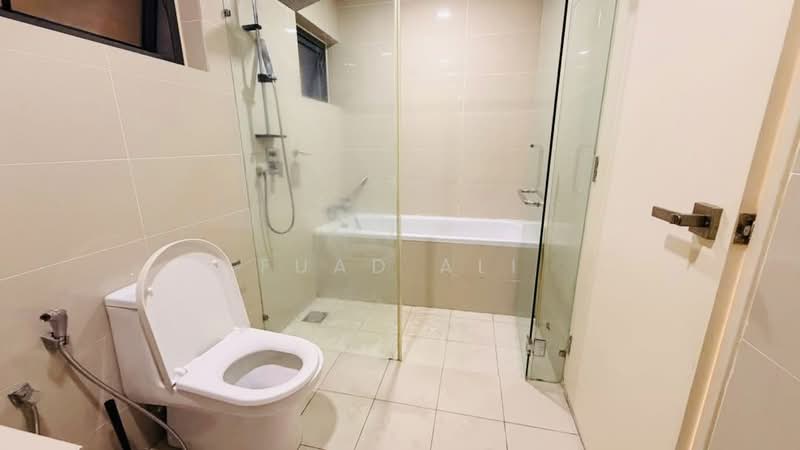Kondominium untuk Disewa di Mirage By The Lake - Fuad Ali - Bathroom - PropertyGuru.com.my