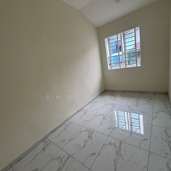 Rumah Teres 2 Tingkat untuk Dijual di Taman Bukit Tiram (Ulu Tiram) - Shu Ying - Interior - PropertyGuru.com.my