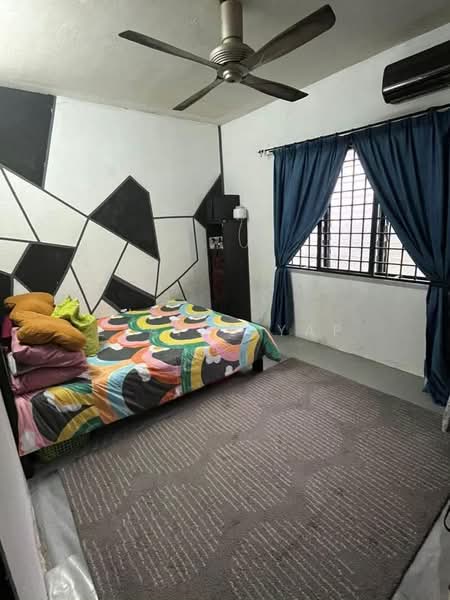 Pangsapuri untuk Dijual di Pangsapuri Sri Tanjung - Elaine Yap - Bedroom - PropertyGuru.com.my