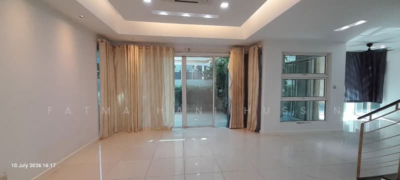 Rumah Banglo untuk Dijual di Saujana Puchong (Puchong) - Fatma Hani Hussin - Living Room - PropertyGuru.com.my
