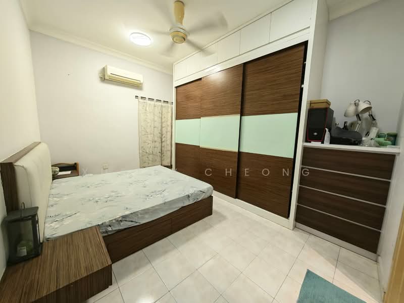 Rumah Teres 1.5 Tingkat untuk Dijual di Taman Mutiara Rini (Skudai) - Xuelly Cheong - Bedroom - PropertyGuru.com.my