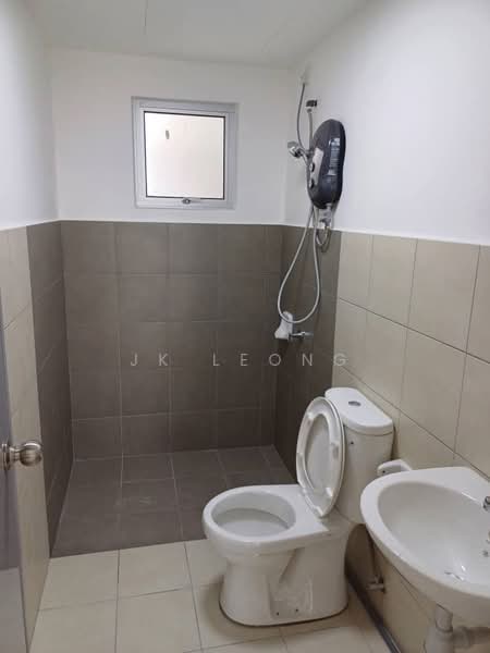 Servis Apartment untuk Disewa di Kiara Kasih - JK Leong - Bathroom - PropertyGuru.com.my