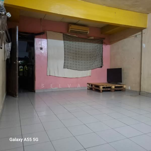 3-storey Terraced House for Sale in Taman Sri Muda (Shah Alam) - Selvam . - Living Room - PropertyGuru.com.my