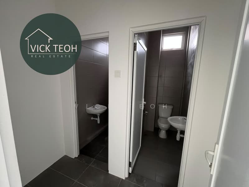 Semi-D Factory for Rent in Butterworth (Penang) - Vick Teoh - Bathroom - PropertyGuru.com.my