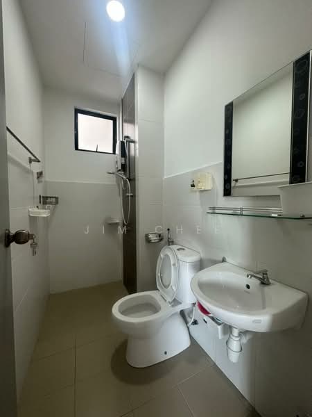 Servis Apartment untuk Dijual di Jentayu Residensi @ Tampoi - Jim Chee - Bathroom - PropertyGuru.com.my