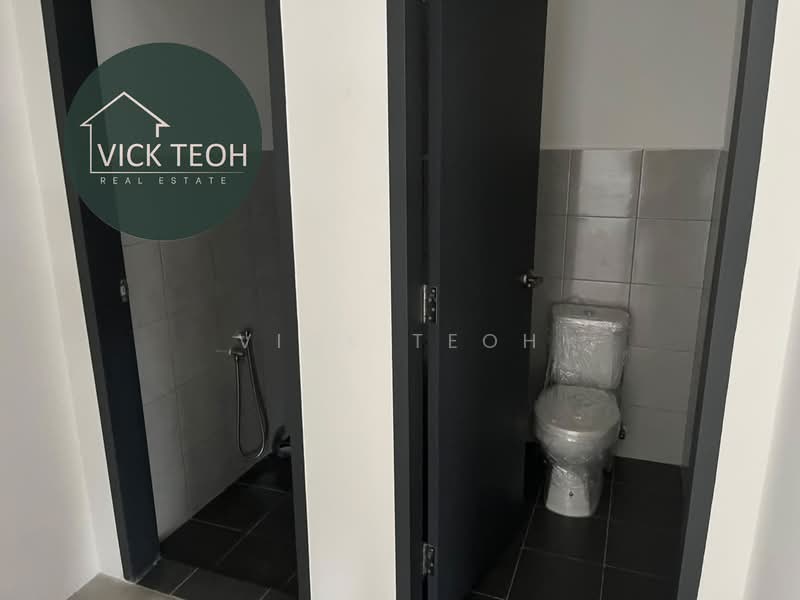 Semi-D Factory for Rent in Bukit Minyak (Penang) - Vick Teoh - Bathroom - PropertyGuru.com.my