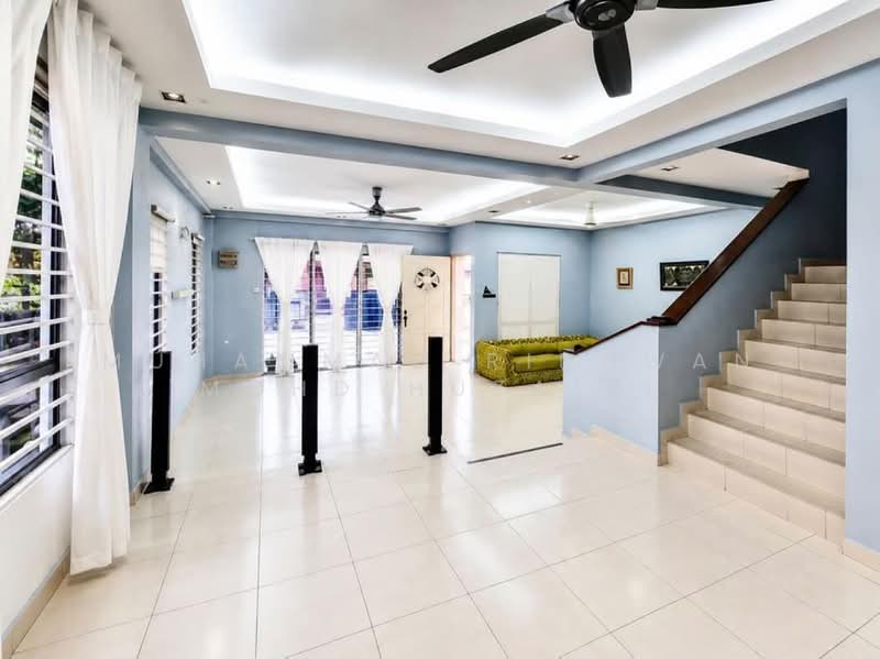2-storey Terraced House for Sale in Alam Budiman (Shah Alam) - Muhammad Ridhwan Mohd Huzairi - Living Room - PropertyGuru.com.my