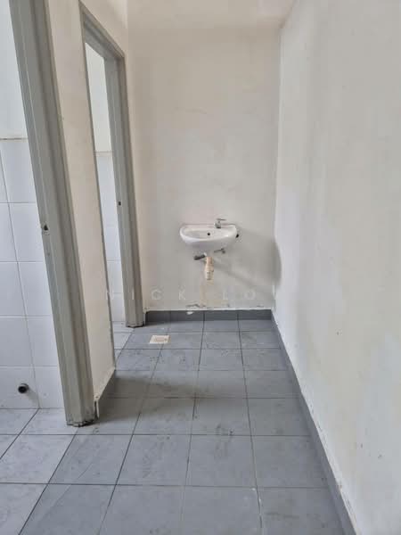 Shop for Rent in Taman Nusantara (Iskandar Puteri (Nusajaya)) - Nick Low - Bathroom - PropertyGuru.com.my