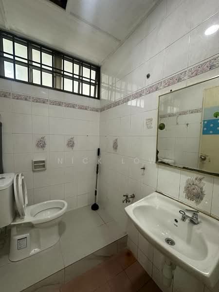 Semi-Detached House for Rent in Taman Perling (Perling) - Nick Low - Bathroom - PropertyGuru.com.my