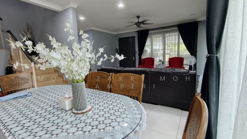 Rumah Teres 2 Tingkat untuk Dijual di Alam Impian (Shah Alam) - Mohd Zakri Mohd Zamberi - Living Room - PropertyGuru.com.my
