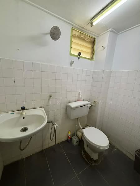 2.5-storey Terraced House for Rent in Taman Seri Kepong (Kepong) - Louis Foong - Bathroom - PropertyGuru.com.my