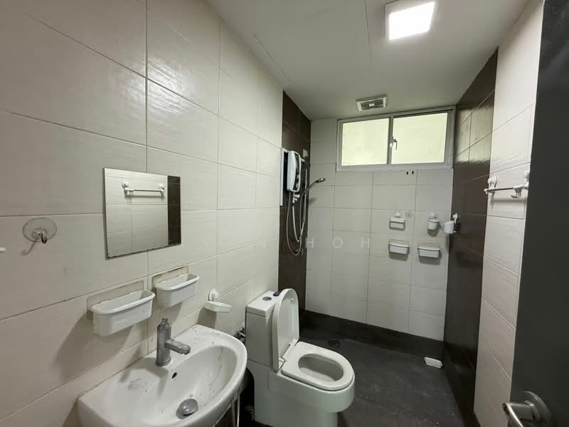 Service Residence for Rent at Saville @ Melawati - Ivan Hoh - Bathroom - PropertyGuru.com.my