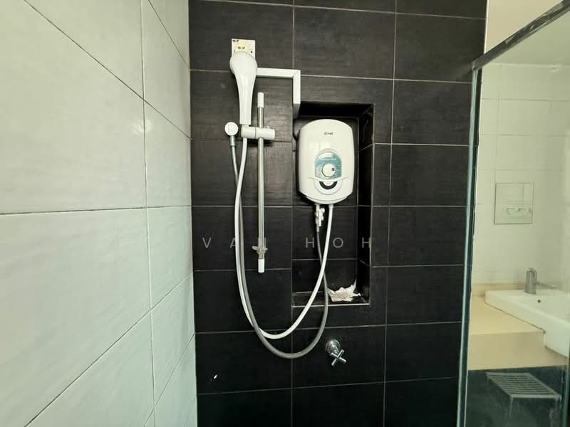 Service Residence for Rent at Saville @ Melawati - Ivan Hoh - Bathroom - PropertyGuru.com.my