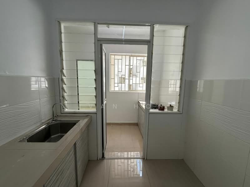 Service Residence for Rent at Saville @ Melawati - Ivan Hoh - Kitchen - PropertyGuru.com.my