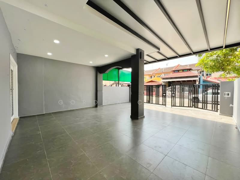 2-storey Terraced House for Sale in Taman Putri (Kulai) - Gordon Chai - Exterior - PropertyGuru.com.my