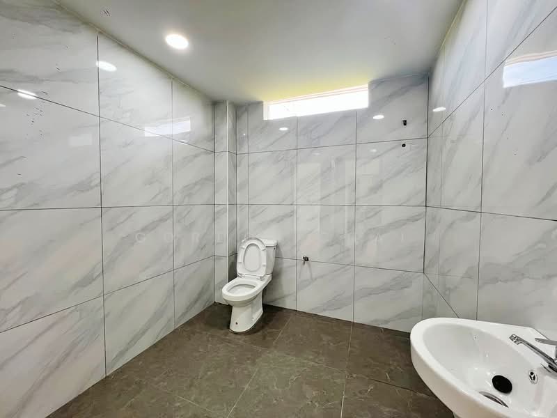 2-storey Terraced House for Sale in Taman Putri (Kulai) - Gordon Chai - Bathroom - PropertyGuru.com.my
