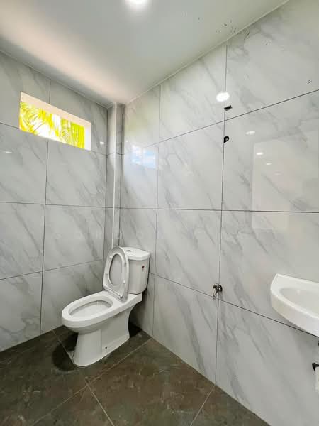 2-storey Terraced House for Sale in Taman Putri (Kulai) - Gordon Chai - Bathroom - PropertyGuru.com.my