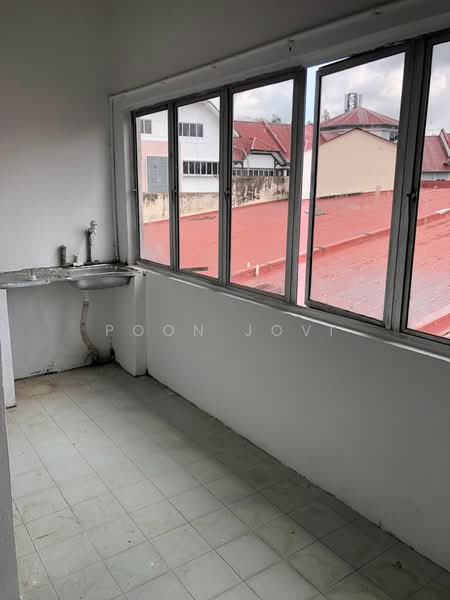 Office for Rent in Sungai Buloh (Selangor) - Poon Jovi - Balcony - PropertyGuru.com.my