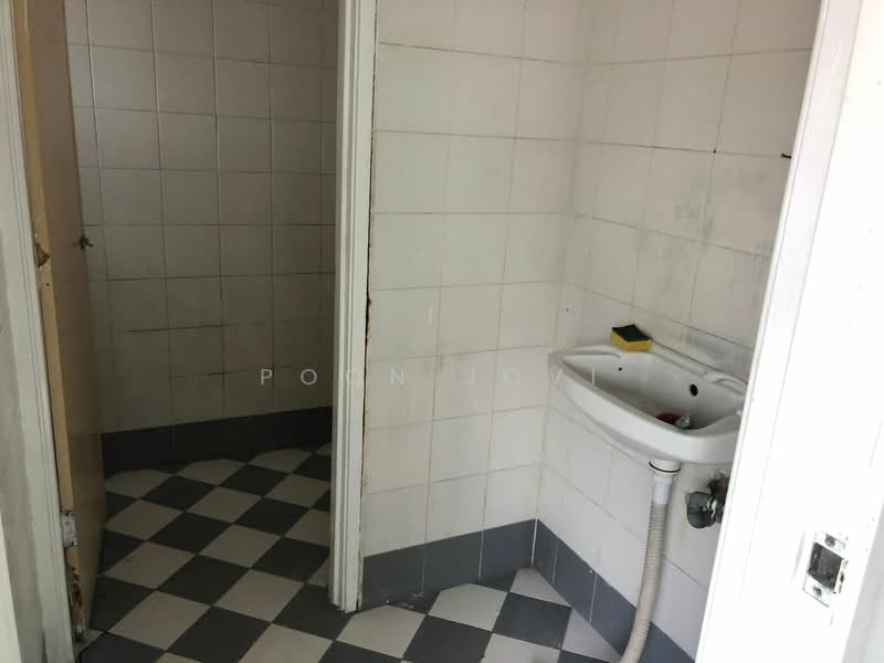 Office for Rent in Sungai Buloh (Selangor) - Poon Jovi - Bathroom - PropertyGuru.com.my