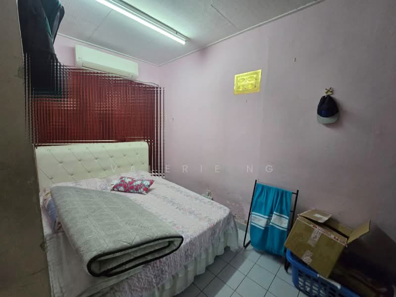 2-storey Terraced House for Sale in Taman Sri Bintang (Kepong) - Valerie Ng - Bedroom - PropertyGuru.com.my