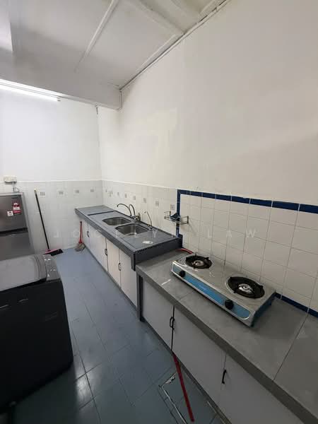 Rumah Teres 2-Tingkat untuk Disewa di Bandar Baru Permas Jaya (Permas Jaya) - Jocelyn Law - Kitchen - PropertyGuru.com.my
