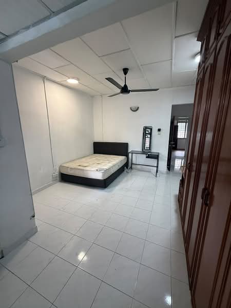 Rumah Teres 2-Tingkat untuk Disewa di Bandar Baru Permas Jaya (Permas Jaya) - Jocelyn Law - Bedroom - PropertyGuru.com.my