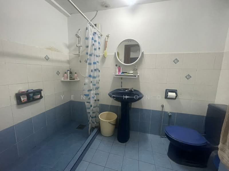 Condominium for Sale at Vista Komanwel A - Yenn Chong - Bathroom - PropertyGuru.com.my