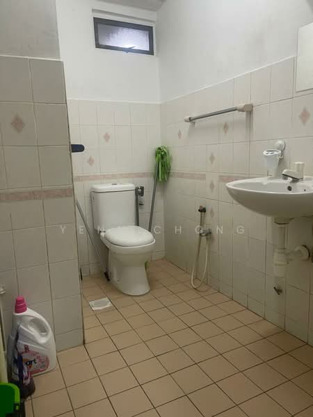 Condominium for Sale at Vista Komanwel A - Yenn Chong - Bathroom - PropertyGuru.com.my