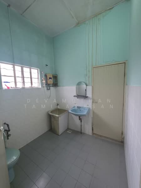 Bungalow for Sale in Seksyen 12 (Petaling Jaya) - Devamuthan Tamilarasan - Bathroom - PropertyGuru.com.my