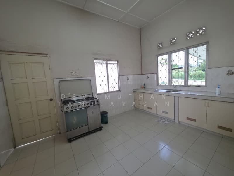 Bungalow for Sale in Seksyen 12 (Petaling Jaya) - Devamuthan Tamilarasan - Kitchen - PropertyGuru.com.my