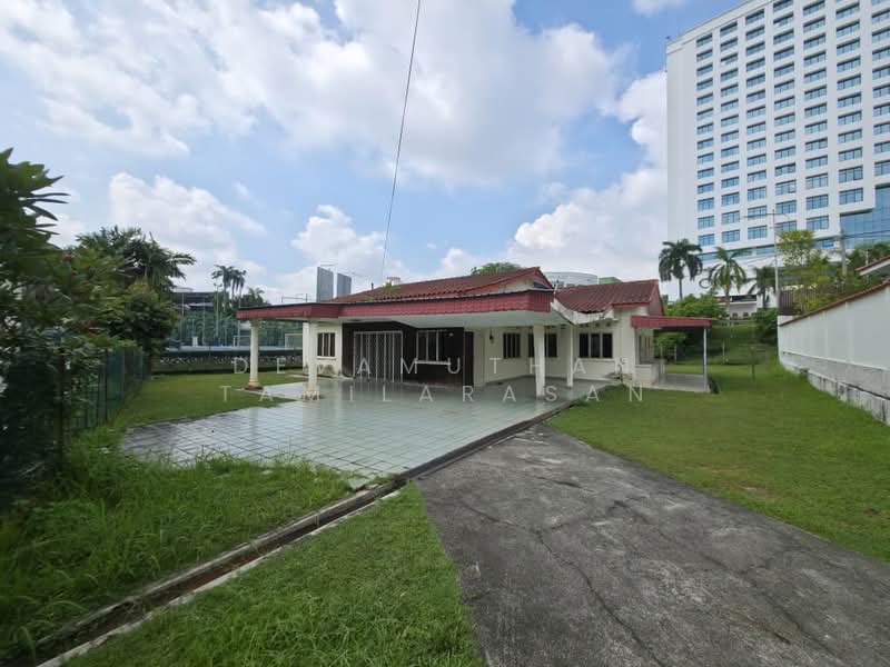 Bungalow for Sale in Seksyen 12 (Petaling Jaya) - Devamuthan Tamilarasan - Exterior - PropertyGuru.com.my