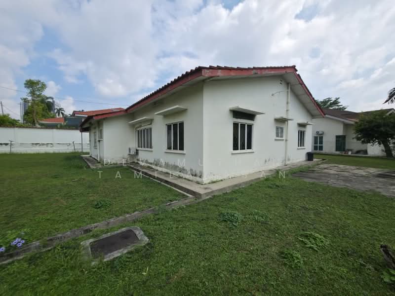 Bungalow for Sale in Seksyen 12 (Petaling Jaya) - Devamuthan Tamilarasan - Exterior - PropertyGuru.com.my