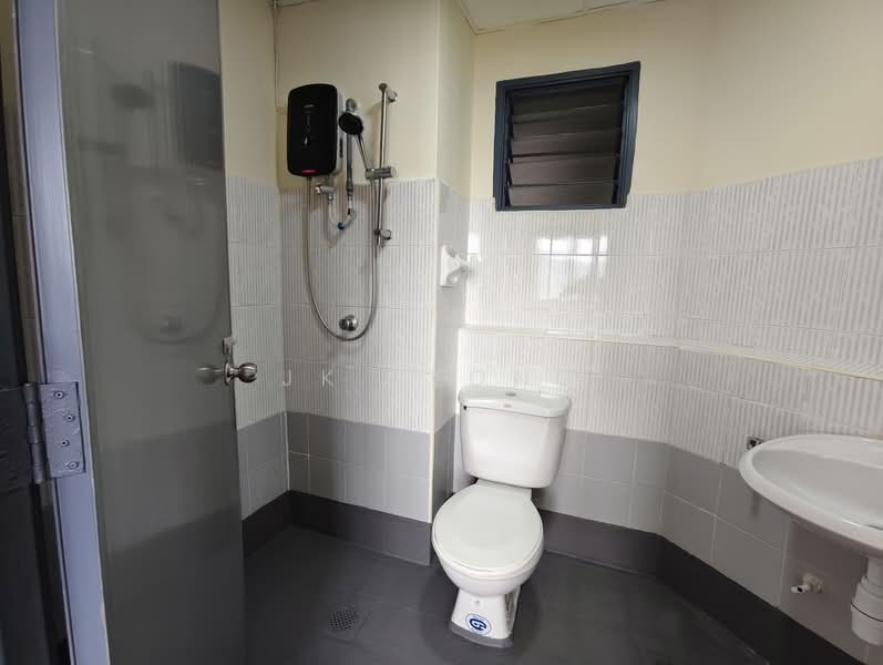 Kondominium untuk Disewa di Menara Menjalara - JK Leong - Bathroom - PropertyGuru.com.my