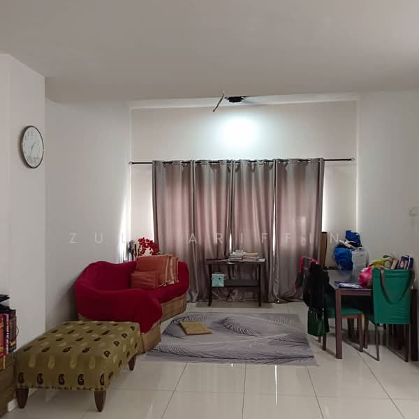 Rumah Teres untuk Dijual di Gombak (Selangor) - ZULL ARIFFIN - Living Room - PropertyGuru.com.my