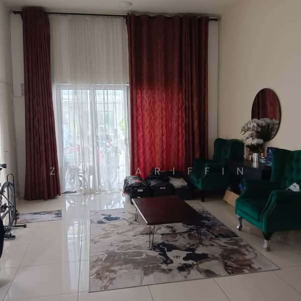 Rumah Teres untuk Dijual di Gombak (Selangor) - ZULL ARIFFIN - Living Room - PropertyGuru.com.my
