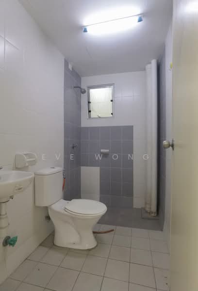 Pangsapuri untuk Dijual di Seri Intan Apartment - Eve Wong - Bathroom - PropertyGuru.com.my