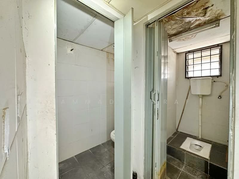 Shop for Rent in Seksyen 16 (Shah Alam) - Muhammad Ashraf . - Bathroom - PropertyGuru.com.my