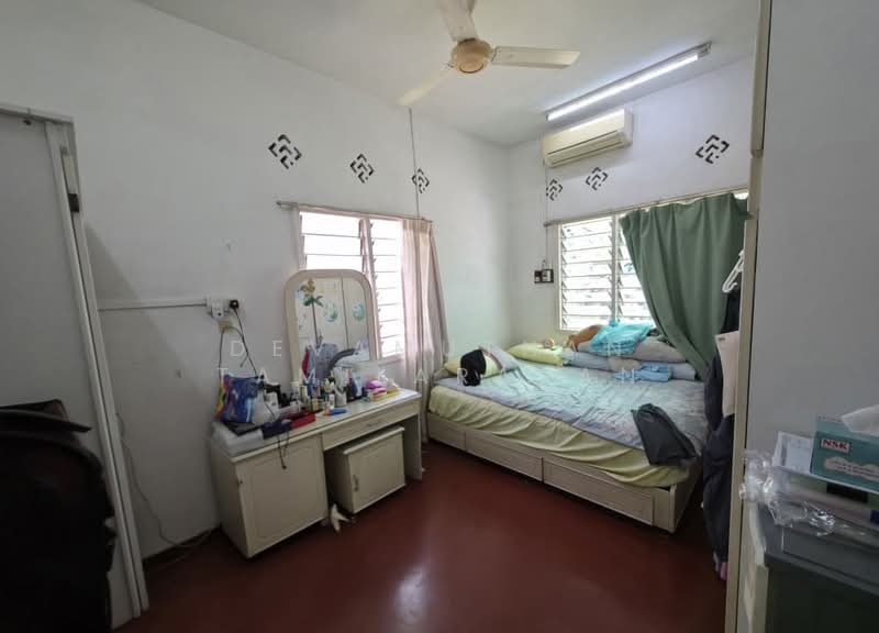 Bungalow for Sale in Seksyen 12 (Petaling Jaya) - Devamuthan Tamilarasan - Bedroom - PropertyGuru.com.my