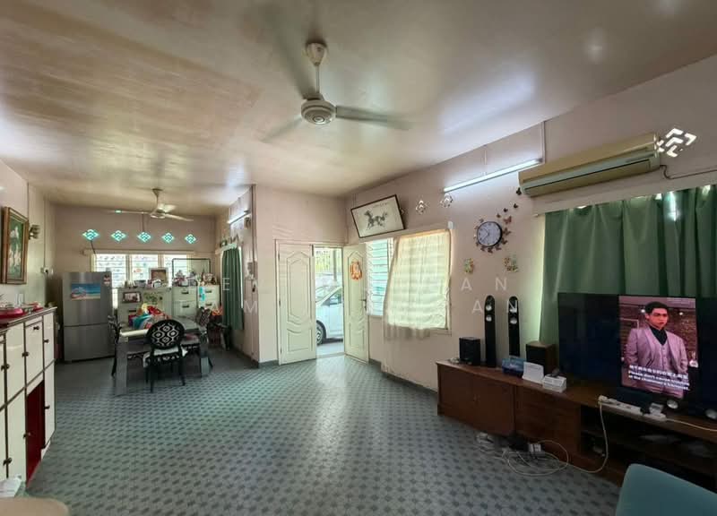 Bungalow for Sale in Seksyen 12 (Petaling Jaya) - Devamuthan Tamilarasan - Living Room - PropertyGuru.com.my