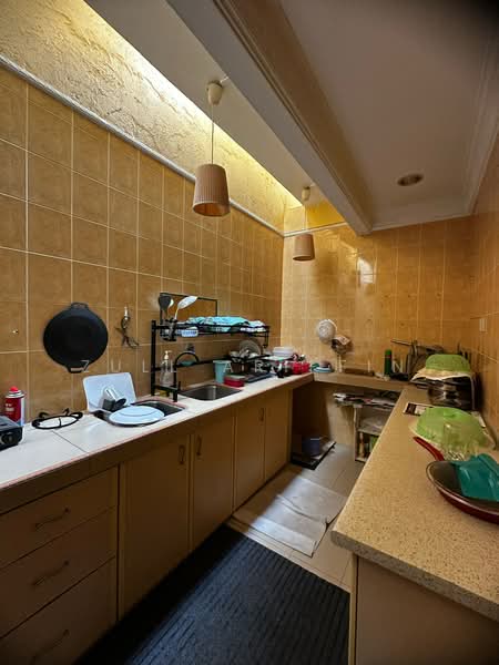 2.5-storey Terraced House for Sale in Taman Setiawangsa (Setiawangsa) - ZULL ARIFFIN - Kitchen - PropertyGuru.com.my