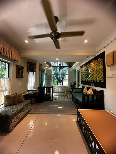 2.5-storey Terraced House for Sale in Taman Setiawangsa (Setiawangsa) - ZULL ARIFFIN - Living Room - PropertyGuru.com.my