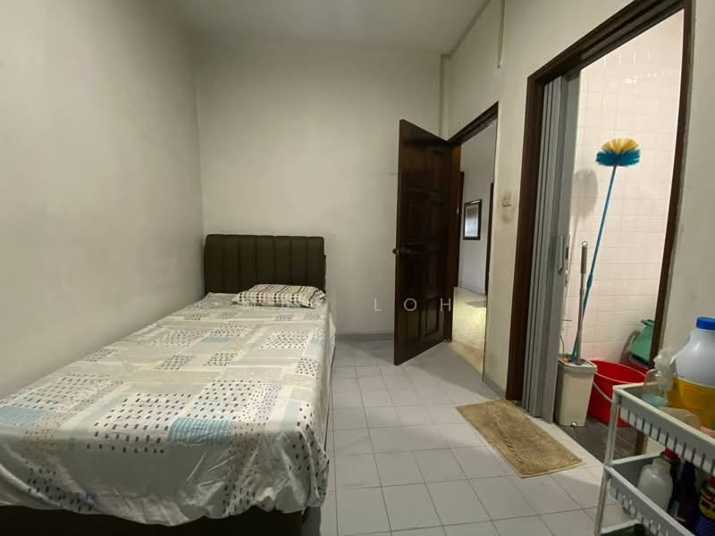 Rumah Teres 2 Tingkat untuk Dijual di Taman Perling (Perling) - Max Loh - Bedroom - PropertyGuru.com.my
