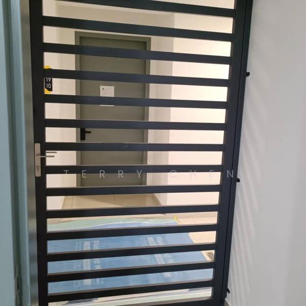 Kediaman Servis untuk Disewa di Parkland Residence @ Kajang 2 - Terry Chen - Entrance - PropertyGuru.com.my