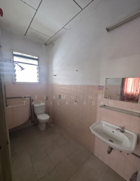 Rumah Banglo untuk Dijual di Seksyen 14 (Petaling Jaya) - Devamuthan Tamilarasan - Bathroom - PropertyGuru.com.my