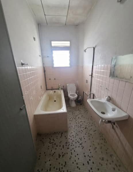 Rumah Banglo untuk Dijual di Seksyen 14 (Petaling Jaya) - Devamuthan Tamilarasan - Bathroom - PropertyGuru.com.my